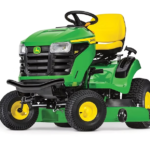 John Deere S140 Lawn Tractor